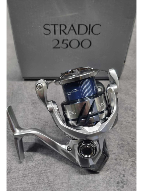 MOULINET SHIMANO STRADIC FM...